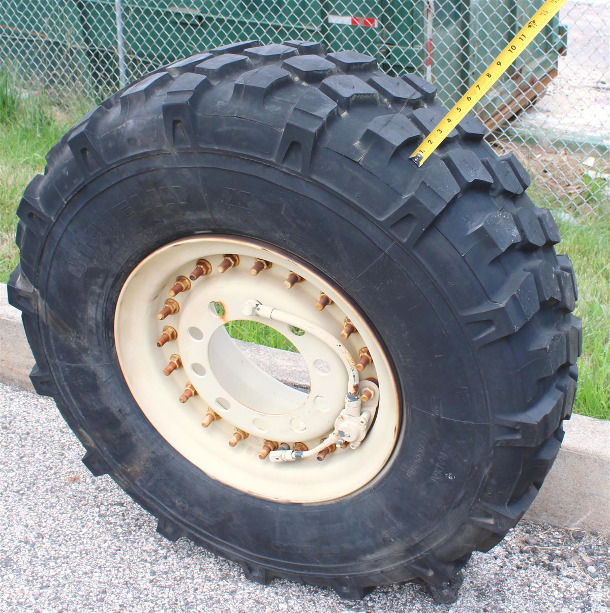 MICHELIN ホィール Michelin XForce ZL / Mixed Service Drive 335/80R20 TL 16 149